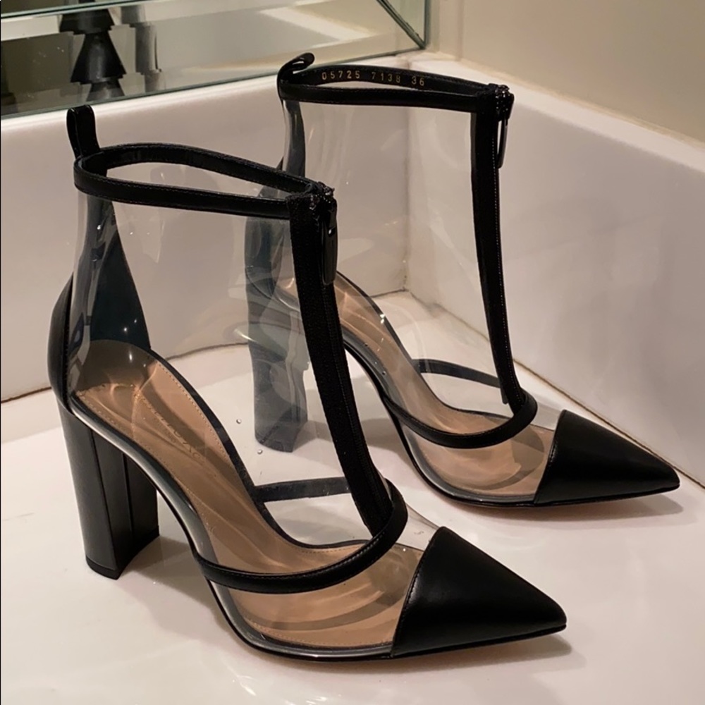 GIANVITO ROSSI
Vitello Plexi Ankle Booties